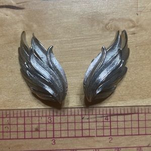 Trifari ear clip on, silver tone, feather/wing